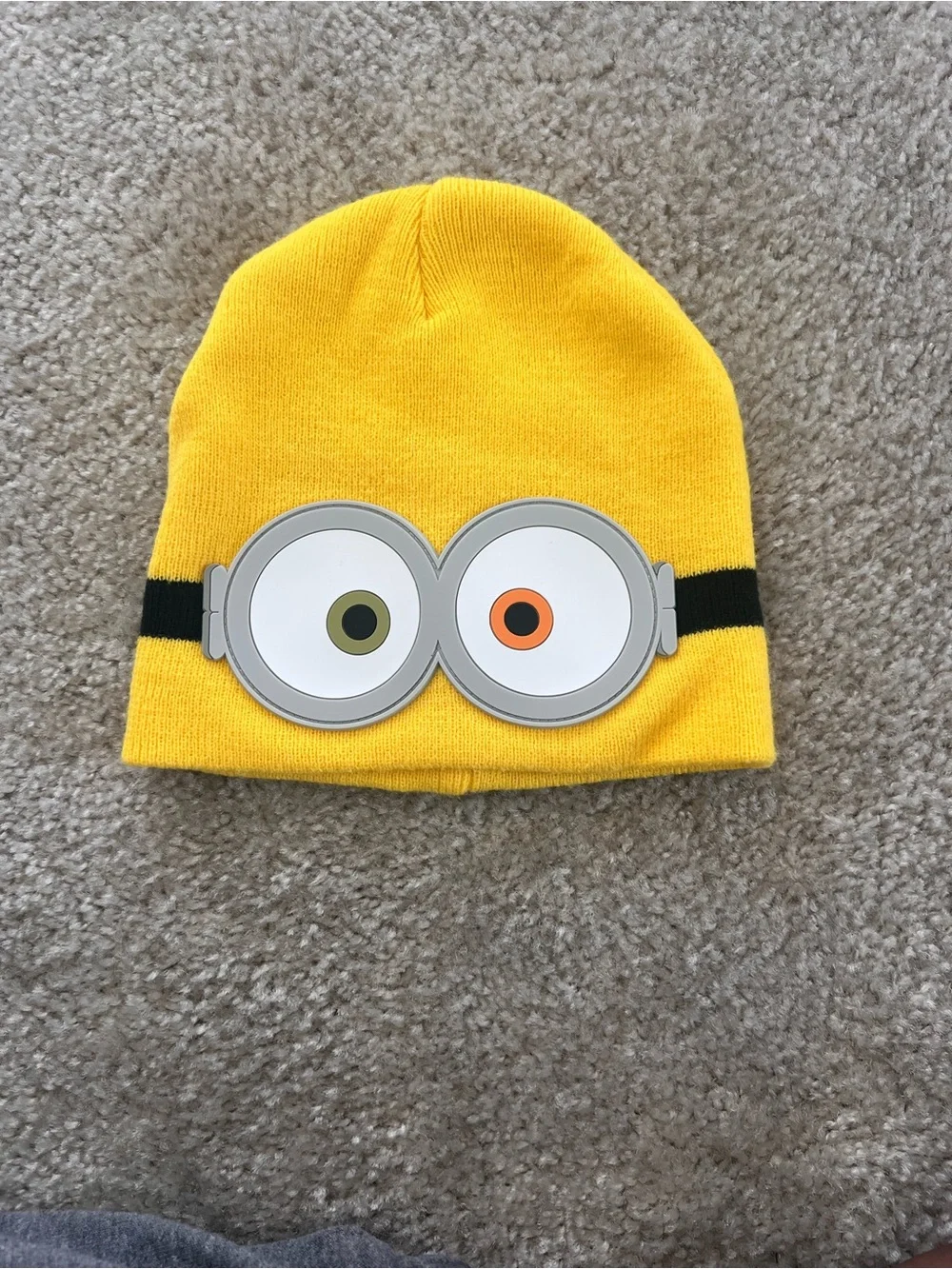 Minions Bob Beanie Yellow 3D Goggles Two-Tone Eyes Knit Hat OS